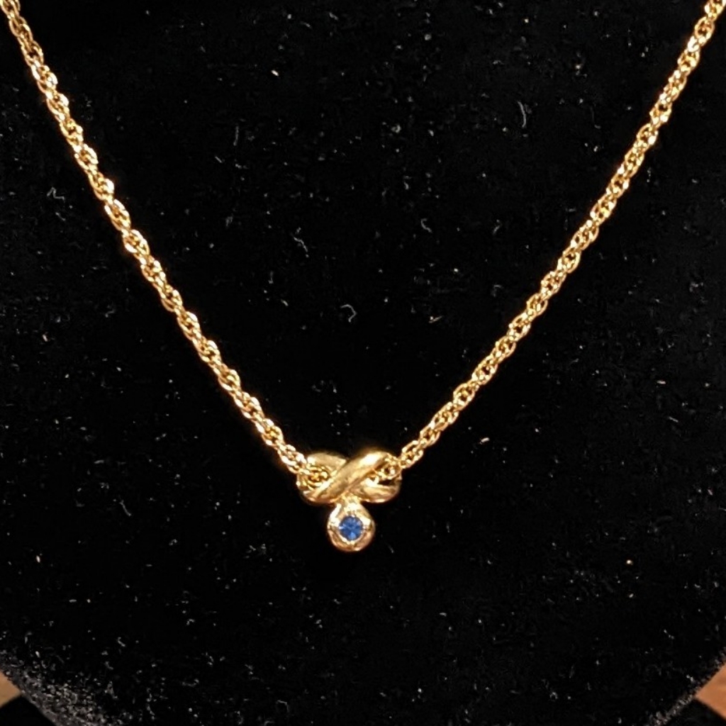 Avon Gold Tone 16 Inch Necklace